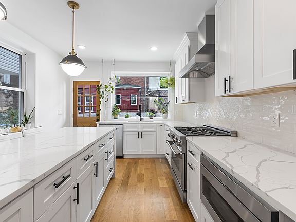 5th image of 4638 Locust St
