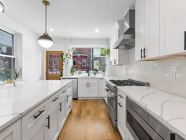 4638 Locust St — Photo 5