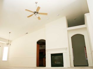 5588 W Millbrae Ave, Fresno, CA 93722