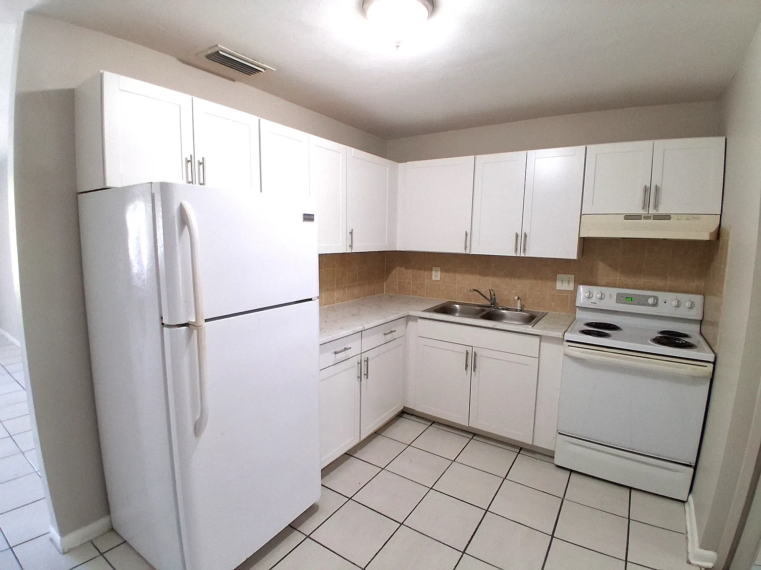 2203/2205 SE 15th Pl - 2203 — Photo 4