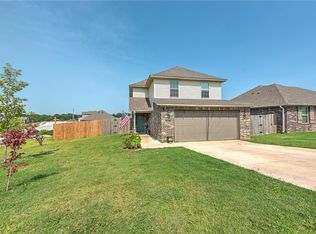 1025 Rachel St, Gentry, AR 72734