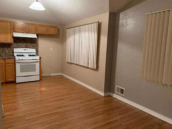 4th image of 250 McBaine Ave