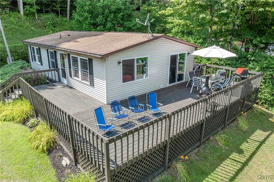 3 bed, 1.5 bath, 960 sqft, $3,325 — Photo 2