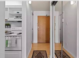 77 Edmonton St, Winnipeg, MB R3C4H8