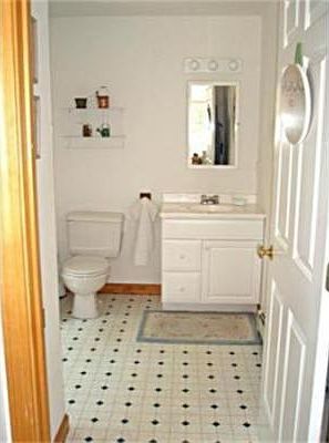 5th image of 63 Pond View Dr