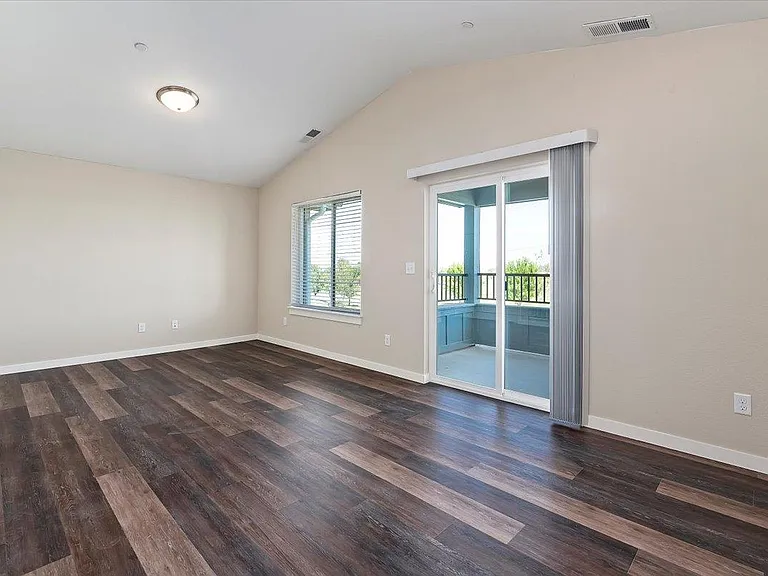 The Summit Apartments — Photo 106