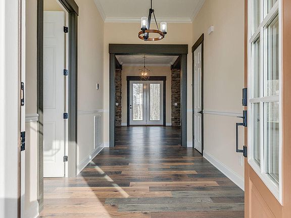 4th image of 1126 Victoria Lee Way