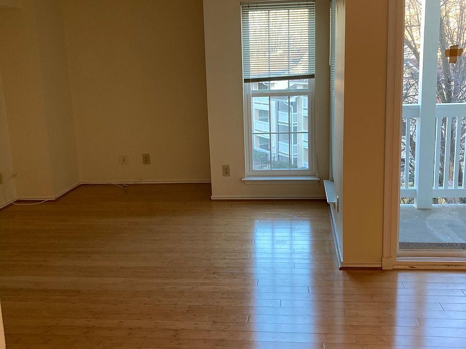 1st image of 1504 Lincoln Way APT 239
