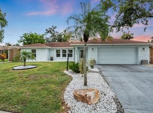 8419 Sylvan Woods Dr, Sarasota, FL 34243