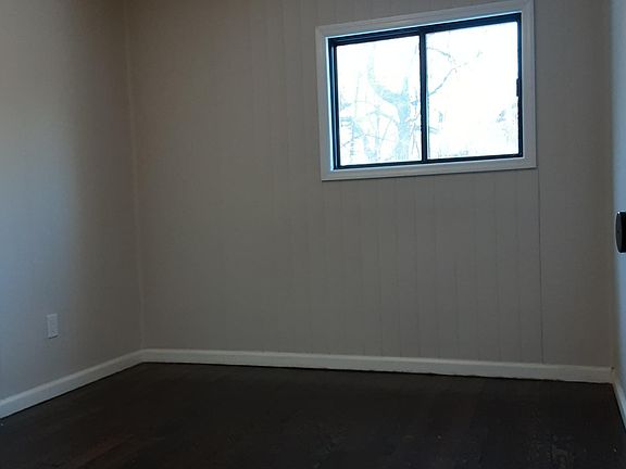 5th image of 12 Orchard Lake Dr