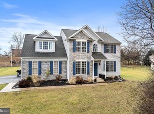 127 Berkshire Dr, Falling Waters, WV 25419