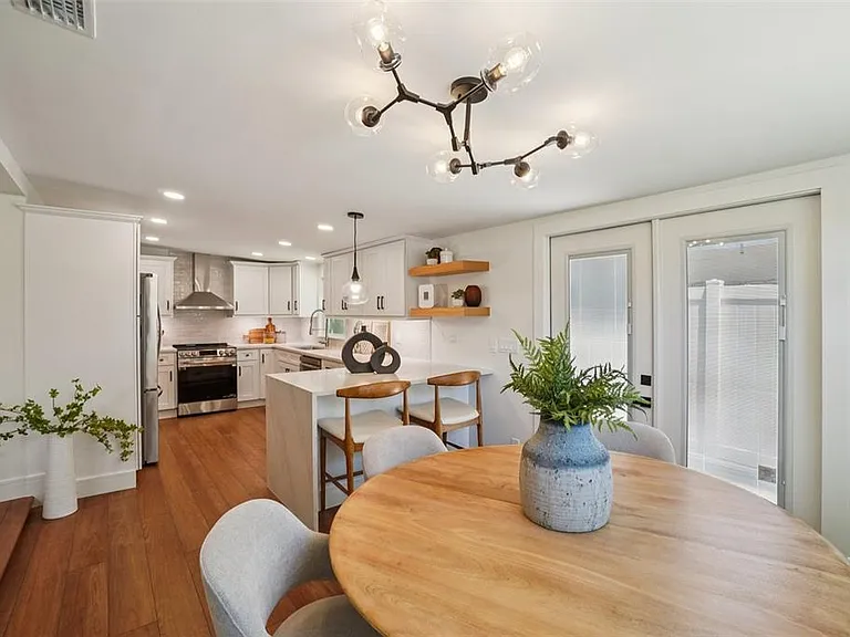 3123 W La Salle St — Photo 8