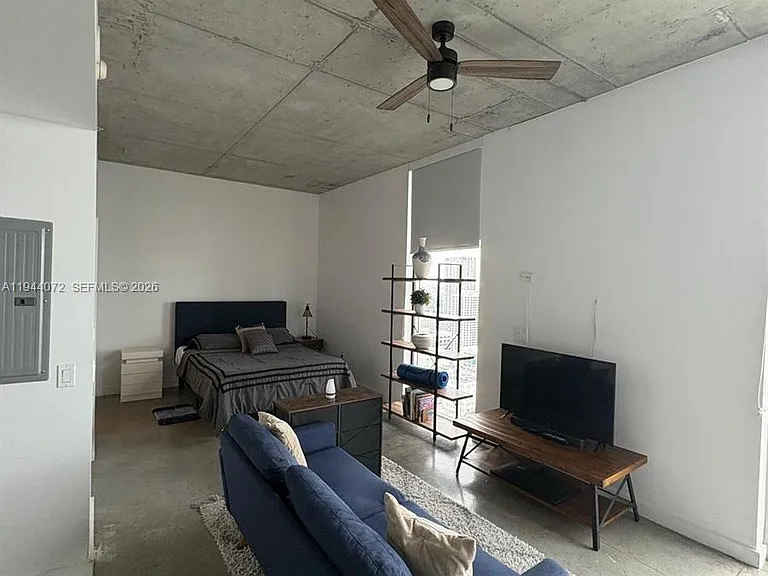 151 SE 1st St #3404 — Photo 2