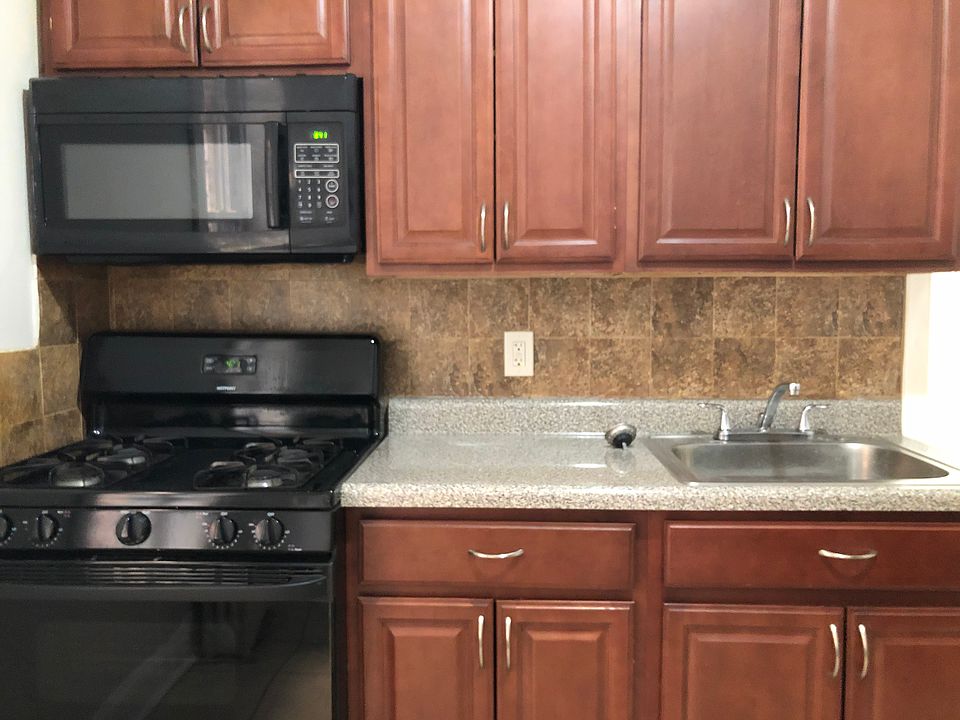 1st image of 134 Corbin Ave #21E