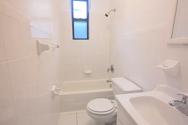 Rented by EXR | media 13