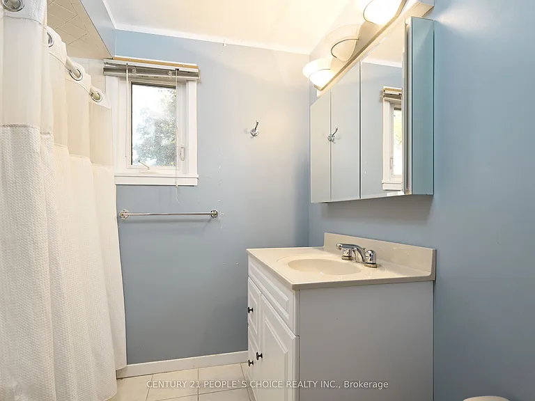 2132 Hixon St — Photo 16