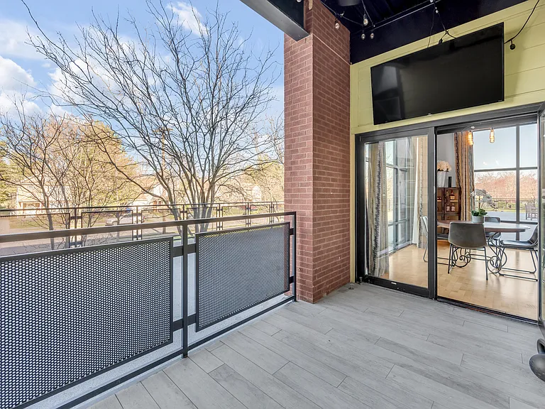 350 E Short St #209 — Photo 3