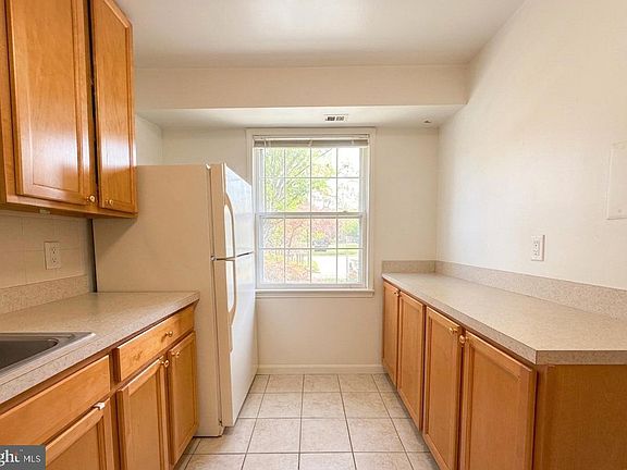 3rd image of 6008 Westchester Park Dr APT T2