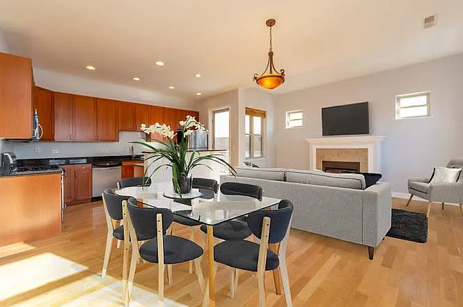 6015 N Mozart St #302 — Photo 4