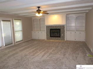 1228 Cork Dr, Papillion, NE 68046