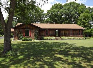 1440 Robertson Rd, Memphis, TN 38127