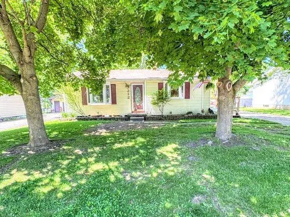 212 Sunnybrooke Dr, Vernon, MI 48476