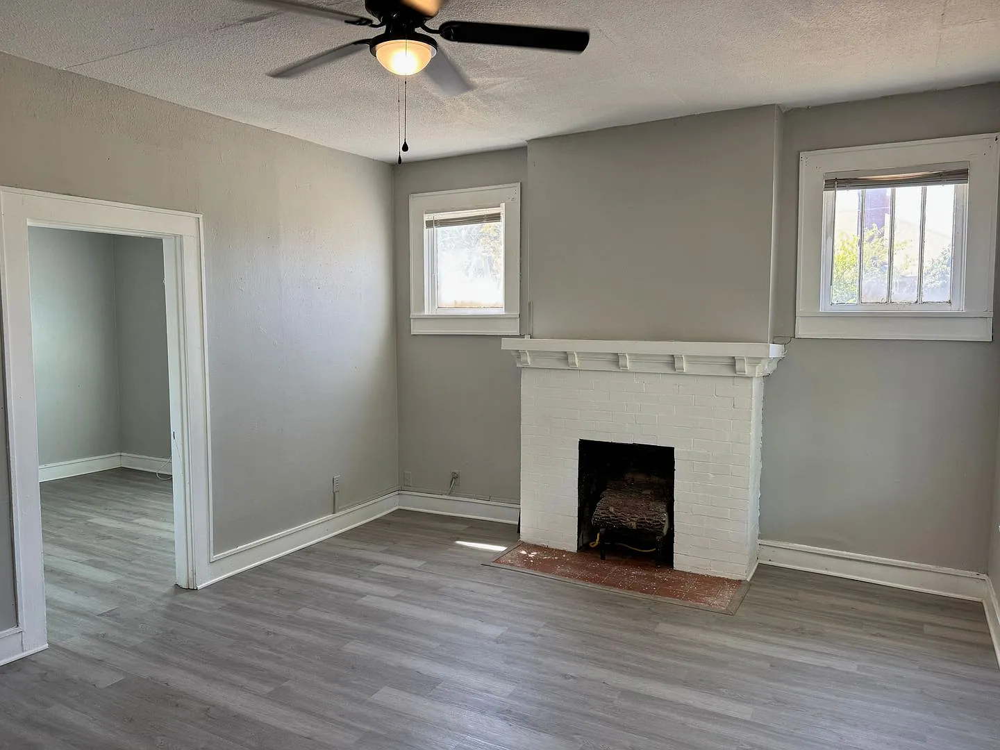 2 Bed 1 Bath Corner-Lot Home w/ Huge Front Porch In Floral Heights! — Photo 2