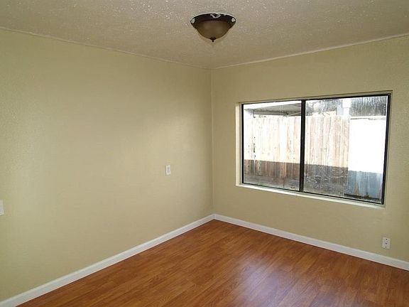 2nd image of 404 W Orangeburg Ave