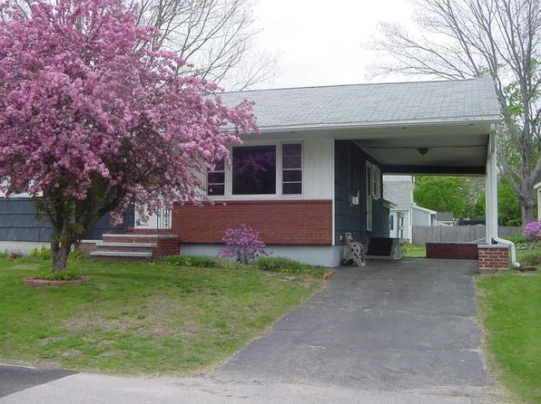 29 Wentworth St, Exeter, NH 03833