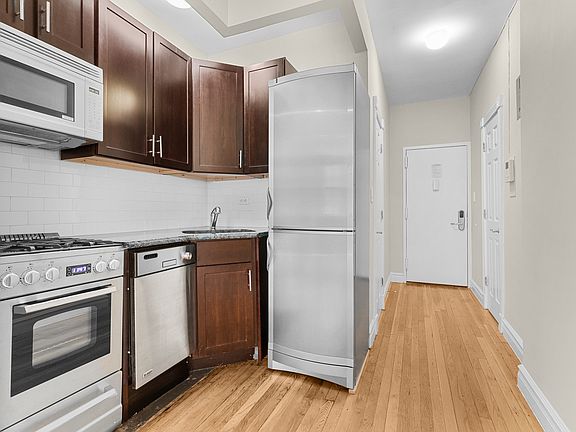 4th image of 336 E 81st St APT 1B