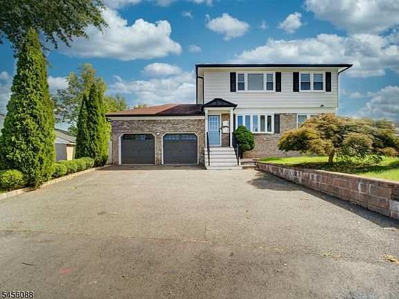 2nd image of 1091 Alfieri Ct