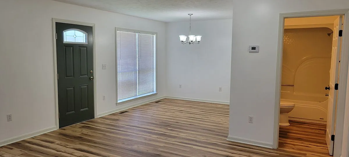1 bed, 1.0 bath, 728 sqft, $900 — Photo 4