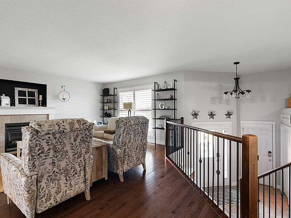 4th image of 265 SW Walnut Cres