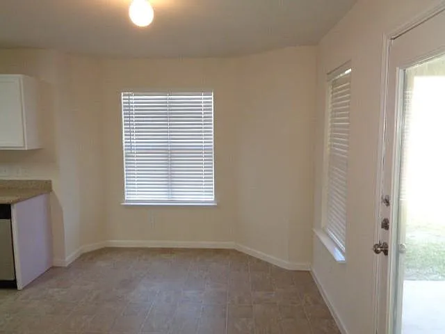 11310 Seven Sisters Dr — Photo 7