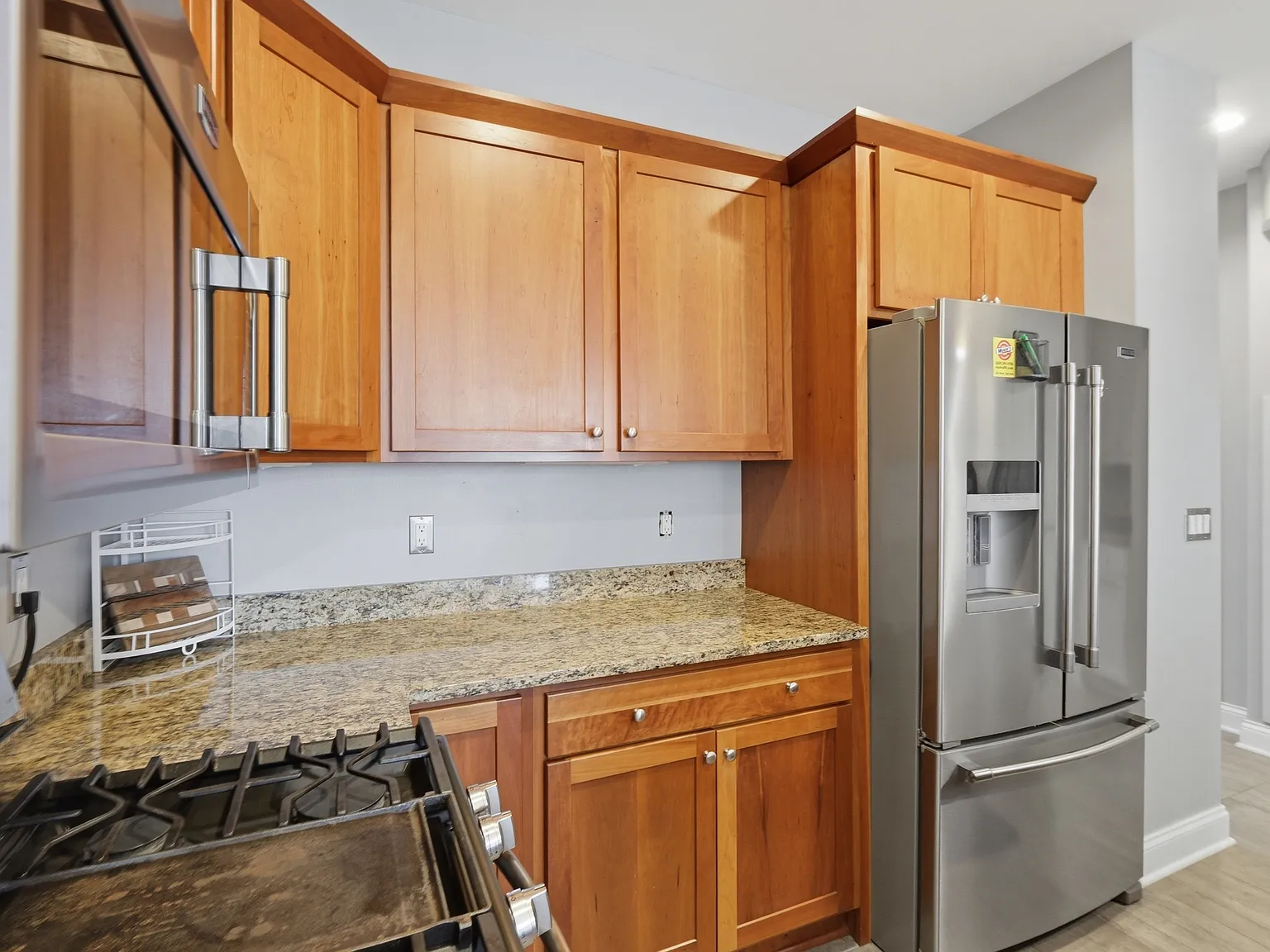 1 bed, 1039 sqft, $2,400 — Photo 3