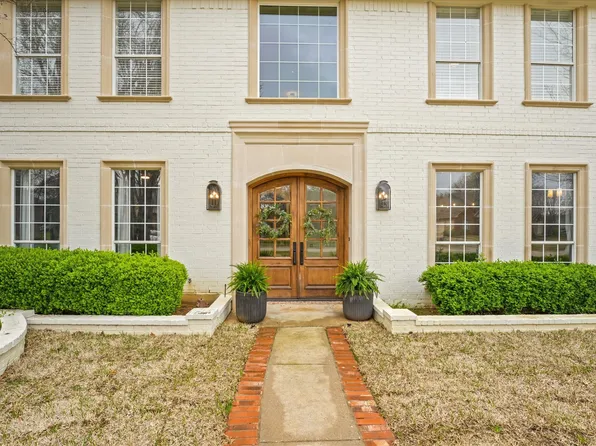 34 Royal Oaks Cir, Denton, TX 76210