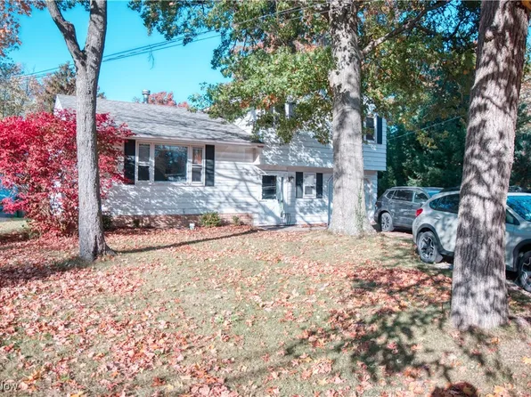 33298 Lake Rd, Avon Lake, OH 44012