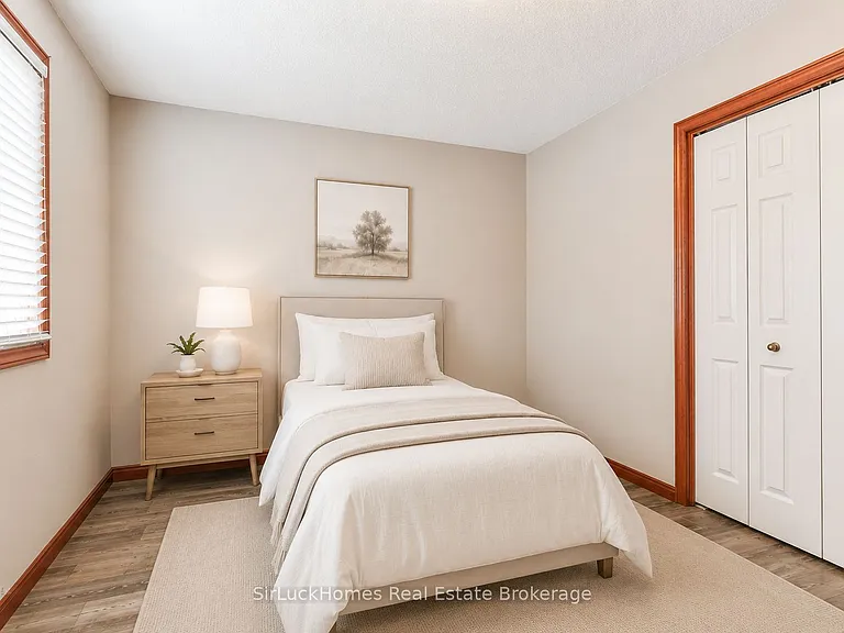 306 McKellar St — Photo 13