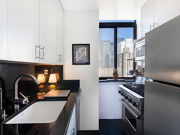 4th image of 310 E 46th St APT 20V