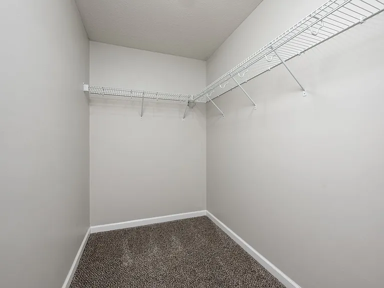 Mansion Row - Where Historic Charm Meets Modern Convenience! — Photo 29