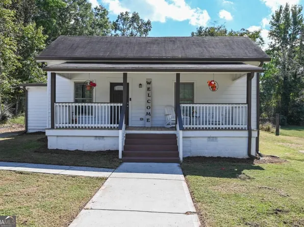 53 E Jones St, Newnan, GA 30263