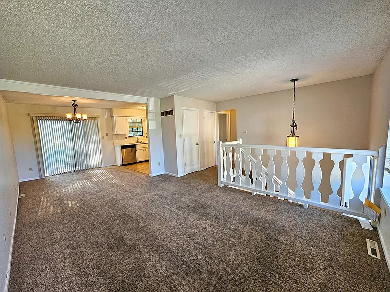 10904 McKinley Dr — Photo 1