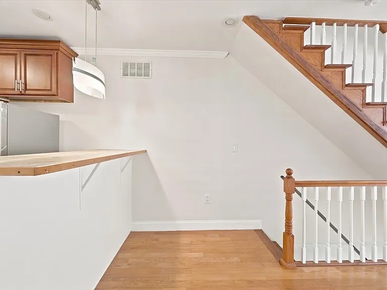 2653 S 6th St — Photo 12