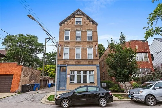 2246 W Belden Ave #3F — Photo 1
