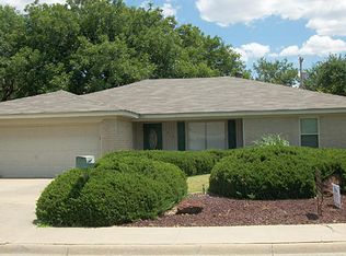 510 Forrest Dr, Dumas, TX 79029