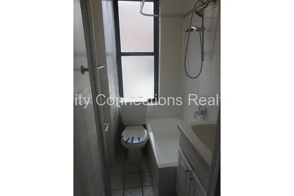 Rented by City Connections Realty | media 38