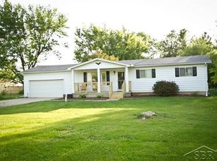5458 Thrush Dr, Grand Blanc, MI 48439