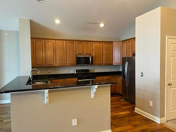 5th image of 39 Lee Ct