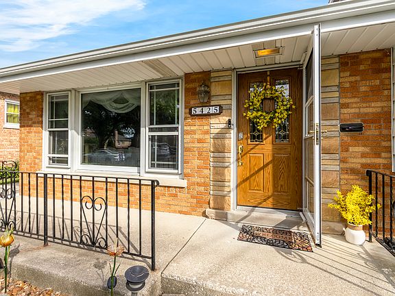 5th image of 5425 Drury Ln