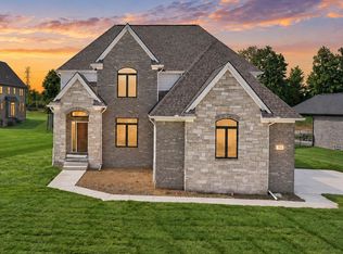 710 Marlayna Dr, Oxford, MI 48371